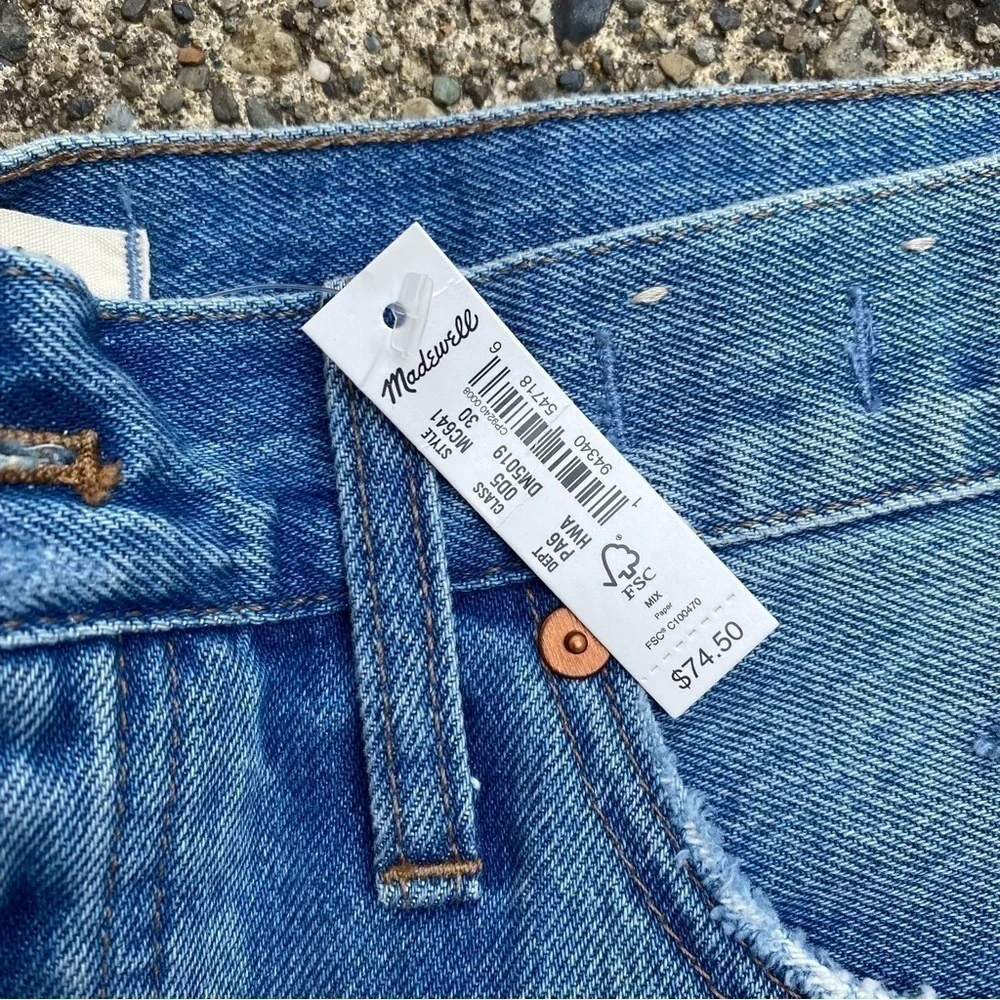 Madewell Relaxed Denim Shorts in Homecrest Wash: Ripped Edition Size 30